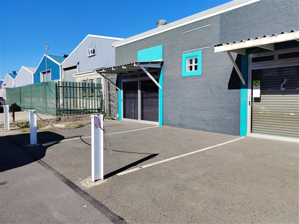 589 m² Industrial space 589 m² Industrial space