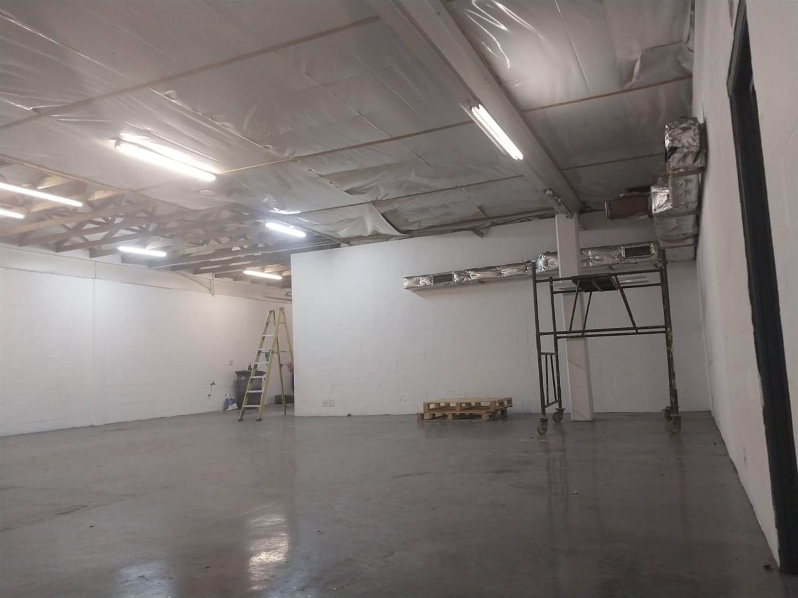 400  m² Commercial space in Milnerton Central photo number 20