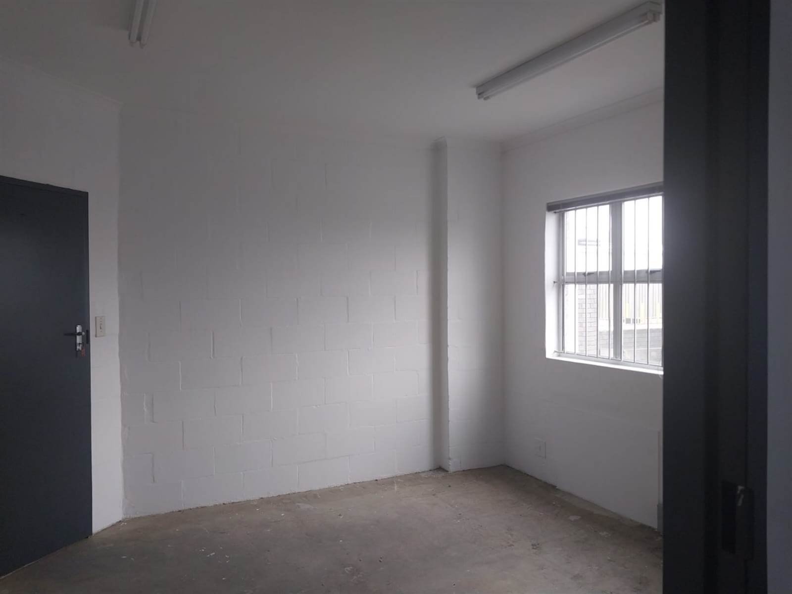 400  m² Commercial space in Milnerton Central photo number 9