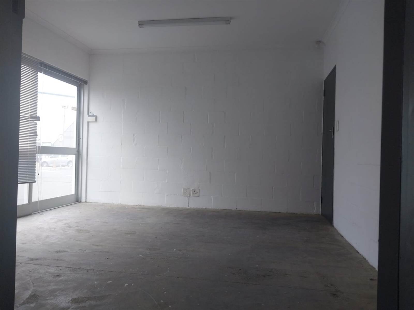400  m² Commercial space in Milnerton Central photo number 5