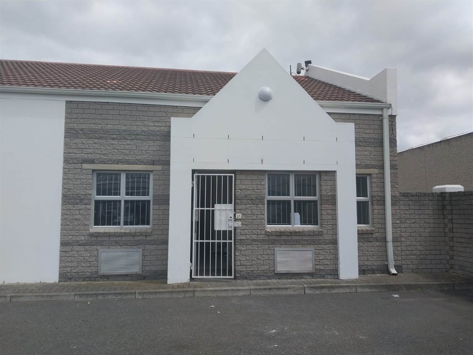 400  m² Commercial space in Milnerton Central photo number 1
