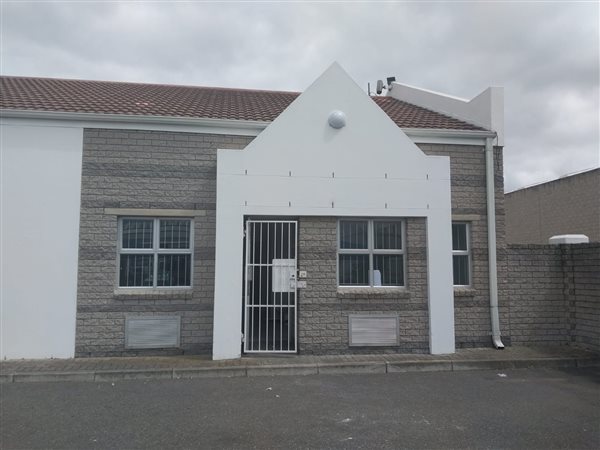 400  m² Commercial space in Milnerton Central