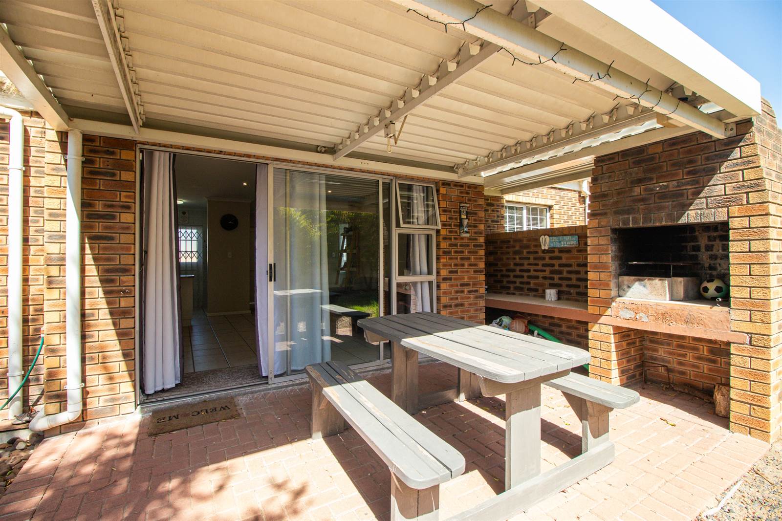 2 Bed Townhouse in Vredekloof Heights photo number 16