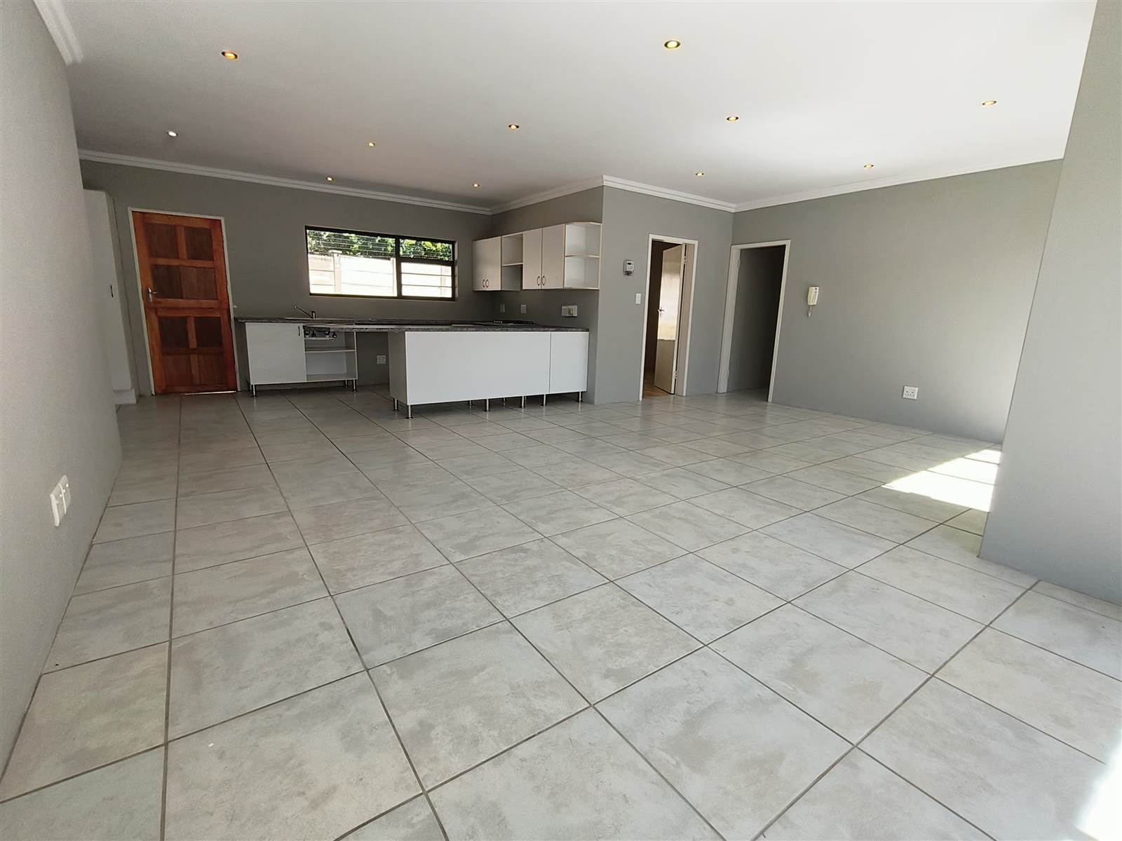 3 Bed House in Johannesburg North photo number 2