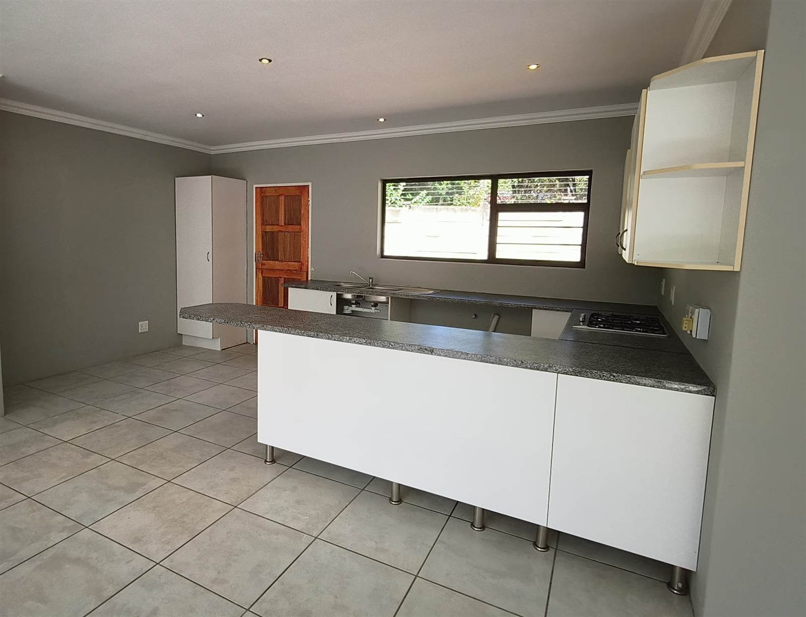 3 Bed House in Johannesburg North photo number 3