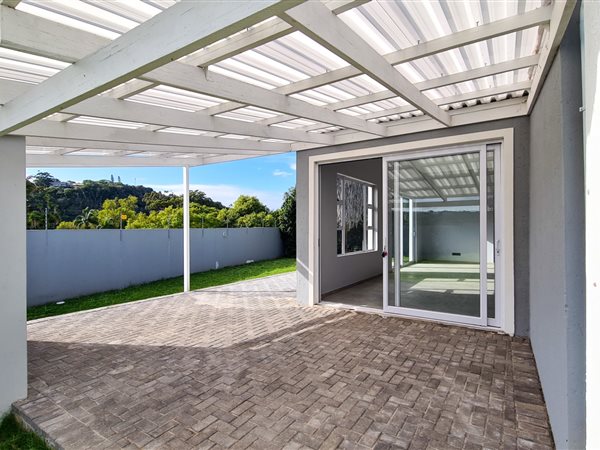 4 Bed Townhouse in Nahoon Beach
