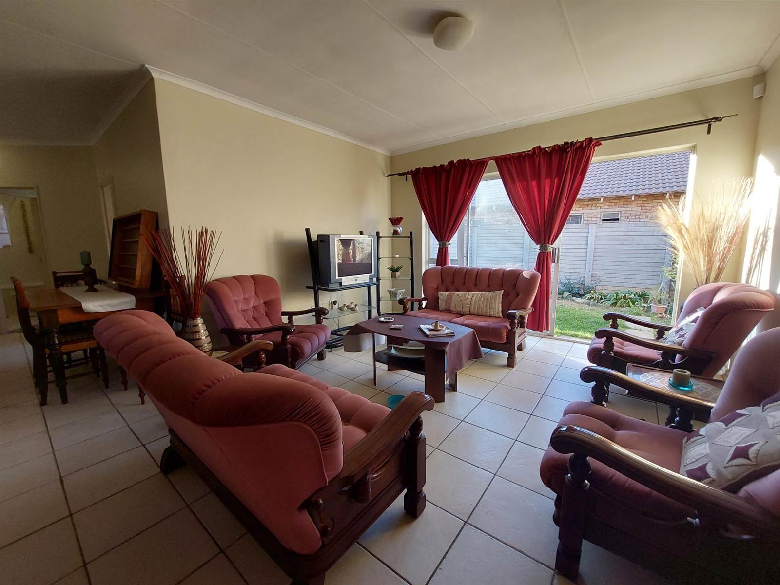 3 Bed Townhouse in Quaggafontein photo number 5