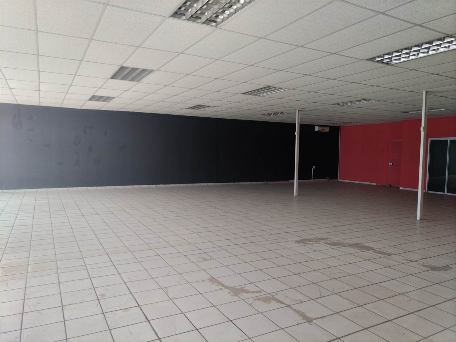967  m² Retail Space in Vryburg photo number 4
