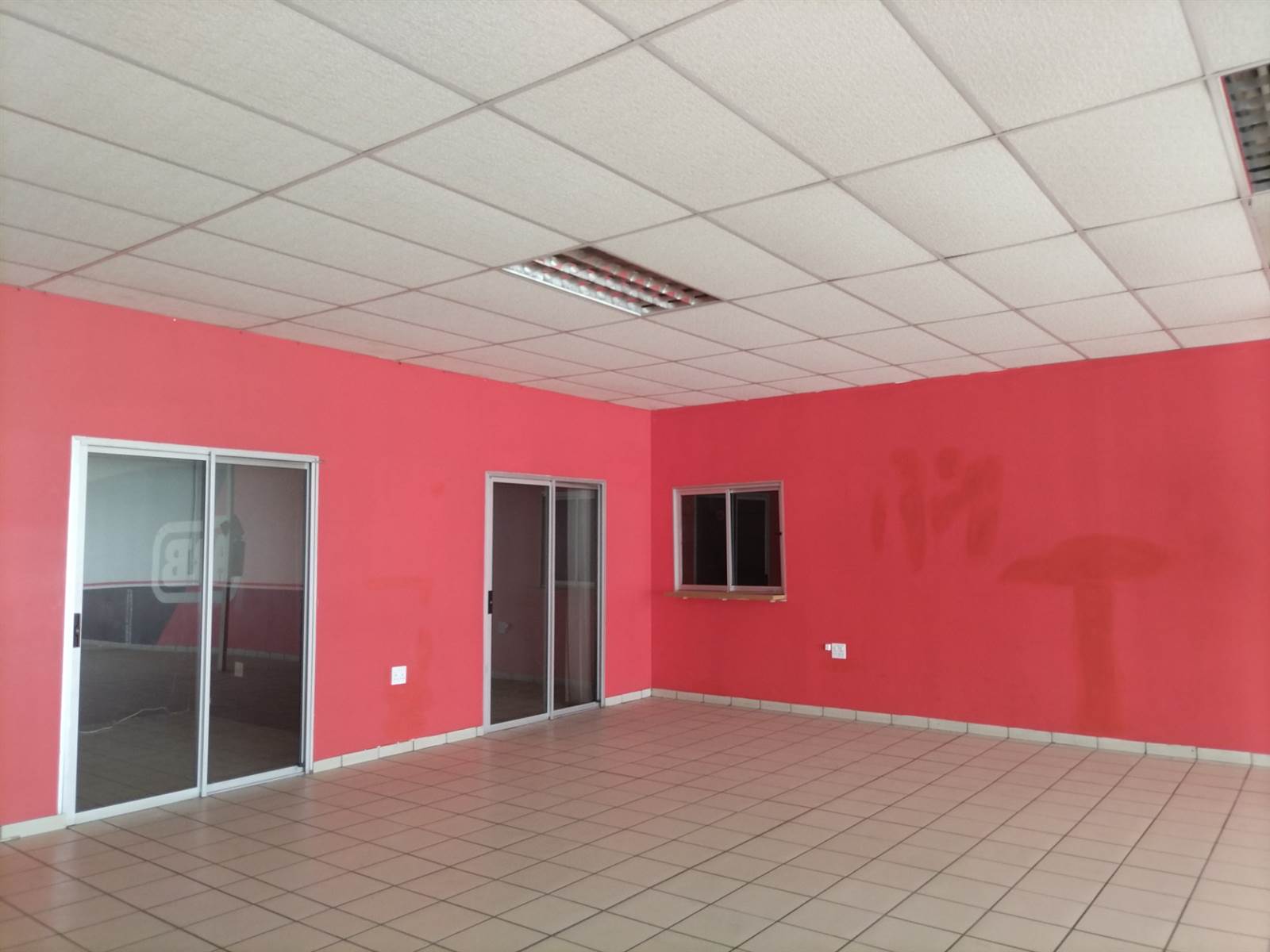 967  m² Retail Space in Vryburg photo number 3