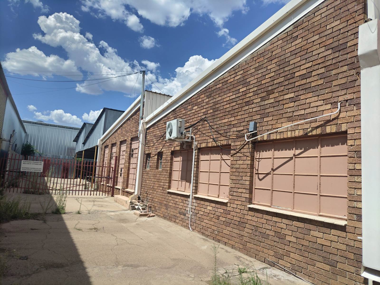 967  m² Retail Space in Vryburg photo number 1