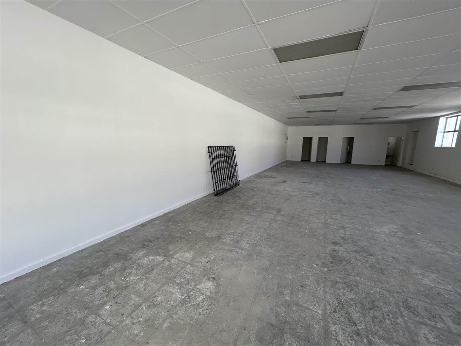 150  m² Retail Space in Plumstead photo number 3