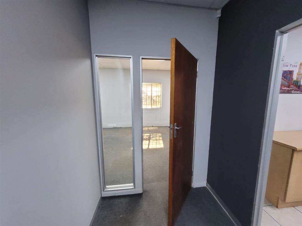 28  m² Commercial space in Kempton Park Central photo number 3