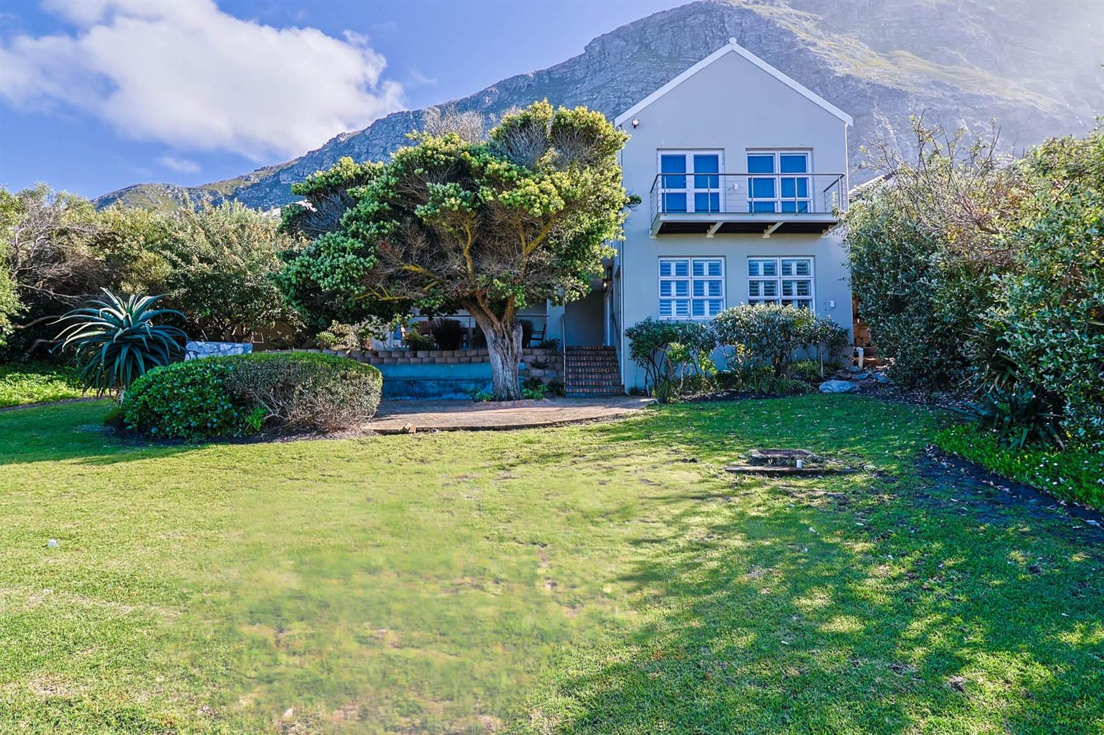 4 Bed House in Bettys Bay photo number 5