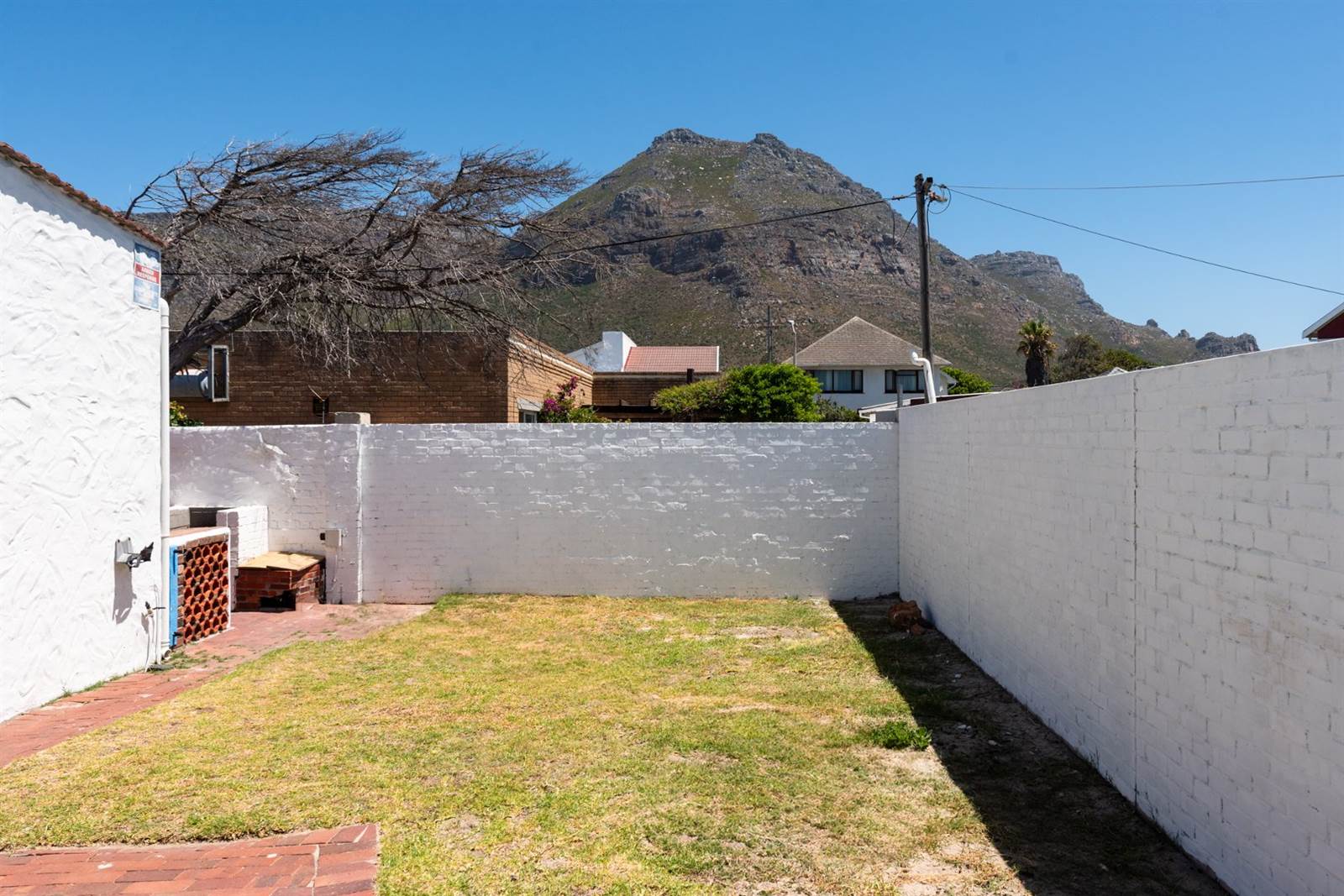4 Bed House in Muizenberg photo number 27
