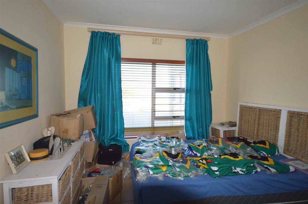 3 Bed Apartment in Greenways Golf Estate photo number 13