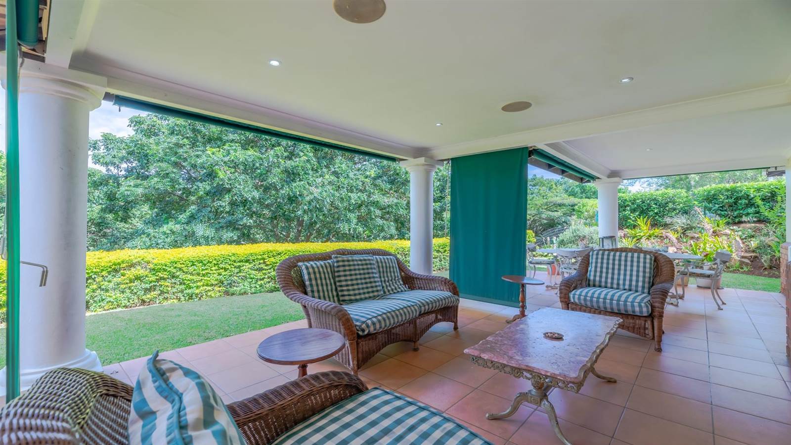 4 Bed Townhouse in Mt Edgecombe Estate 1 & 2 photo number 16