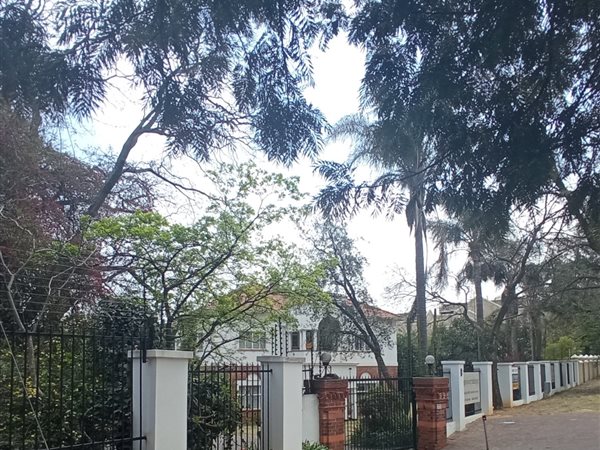 720  m² Commercial space in Saxonwold