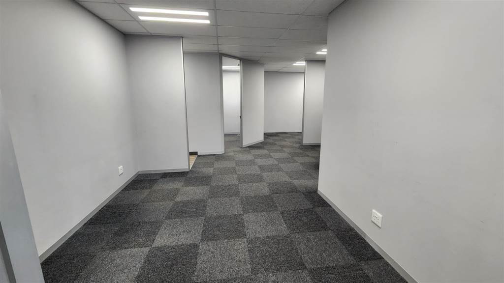 242.76  m² Commercial space in Lynnwood photo number 15