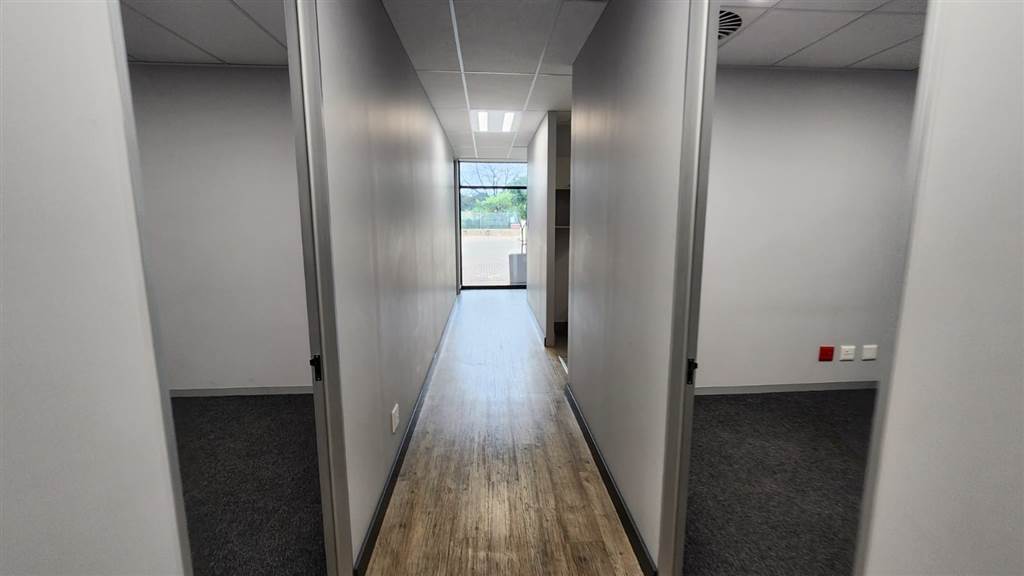 242.76  m² Commercial space in Lynnwood photo number 8