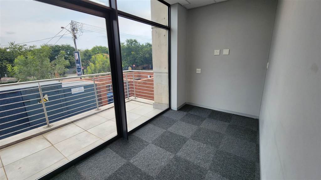 242.76  m² Commercial space in Lynnwood photo number 13