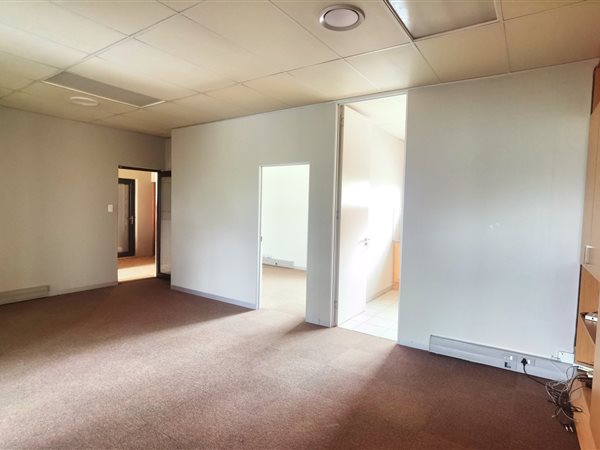 87  m² Office Space