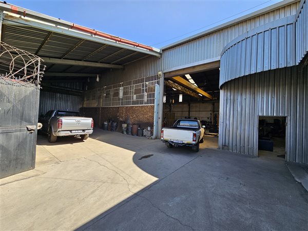 850 m² Industrial space 850 m² Industrial space