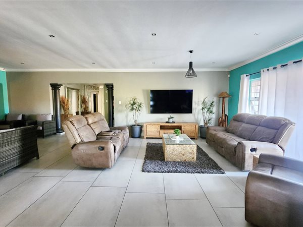 3 Bed House in Vanes Estate