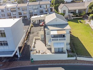 House in Gordons Bay Central