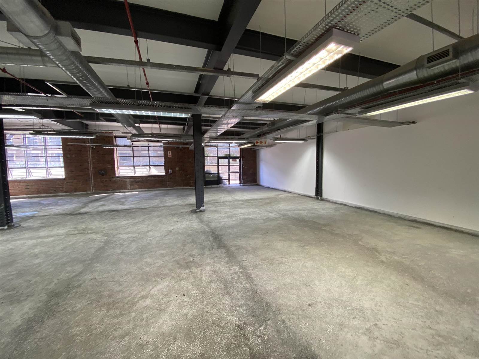 427  m² Commercial space in Observatory photo number 4