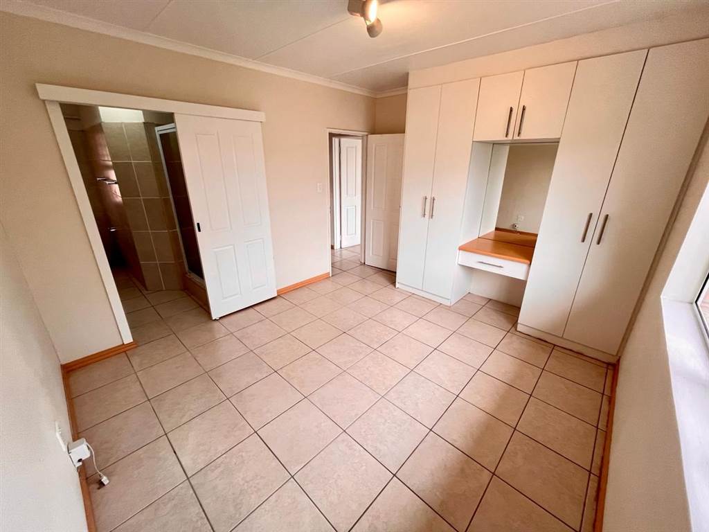 3 Bed Townhouse in Nahoon photo number 19