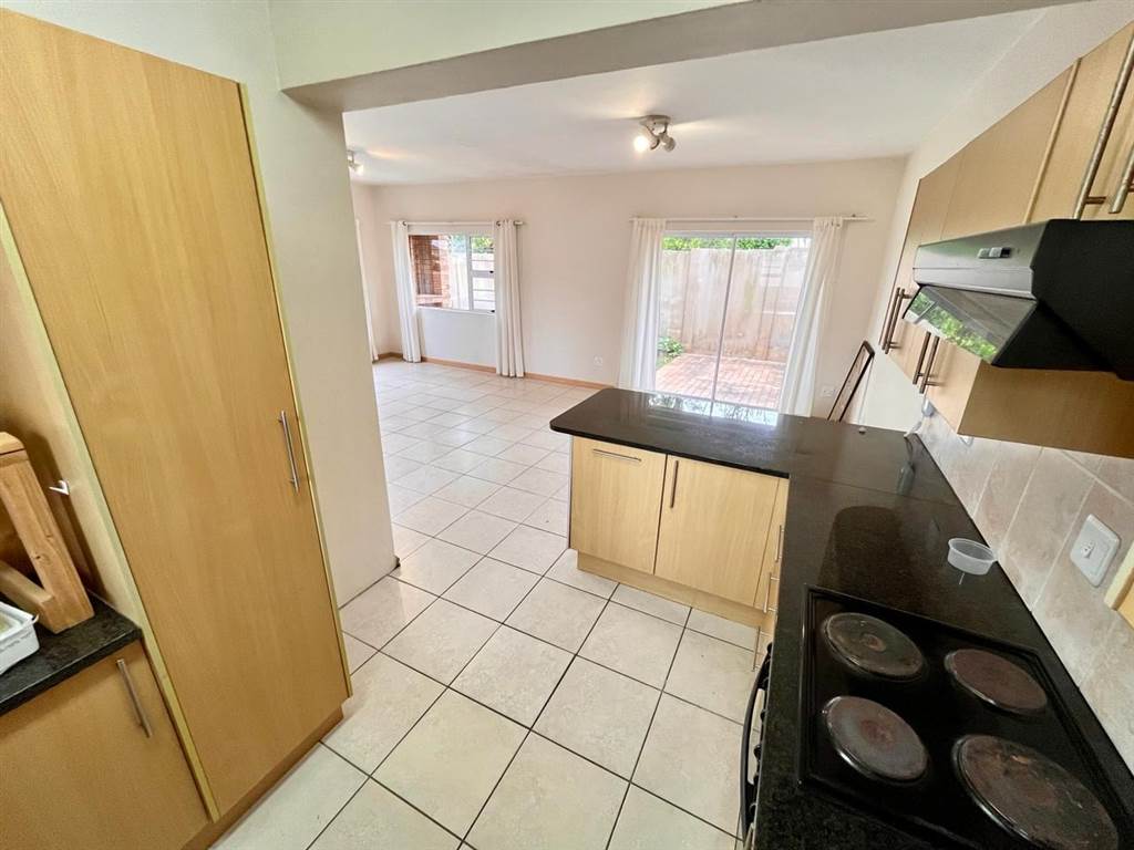 3 Bed Townhouse in Nahoon photo number 6
