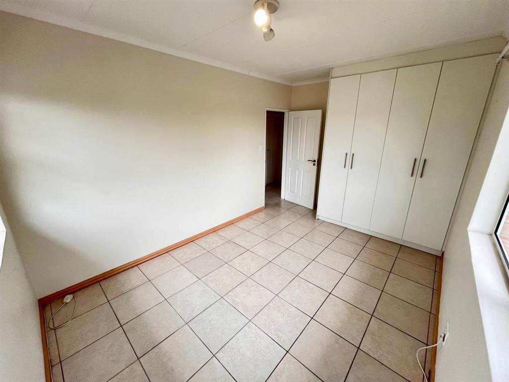 3 Bed Townhouse in Nahoon photo number 17