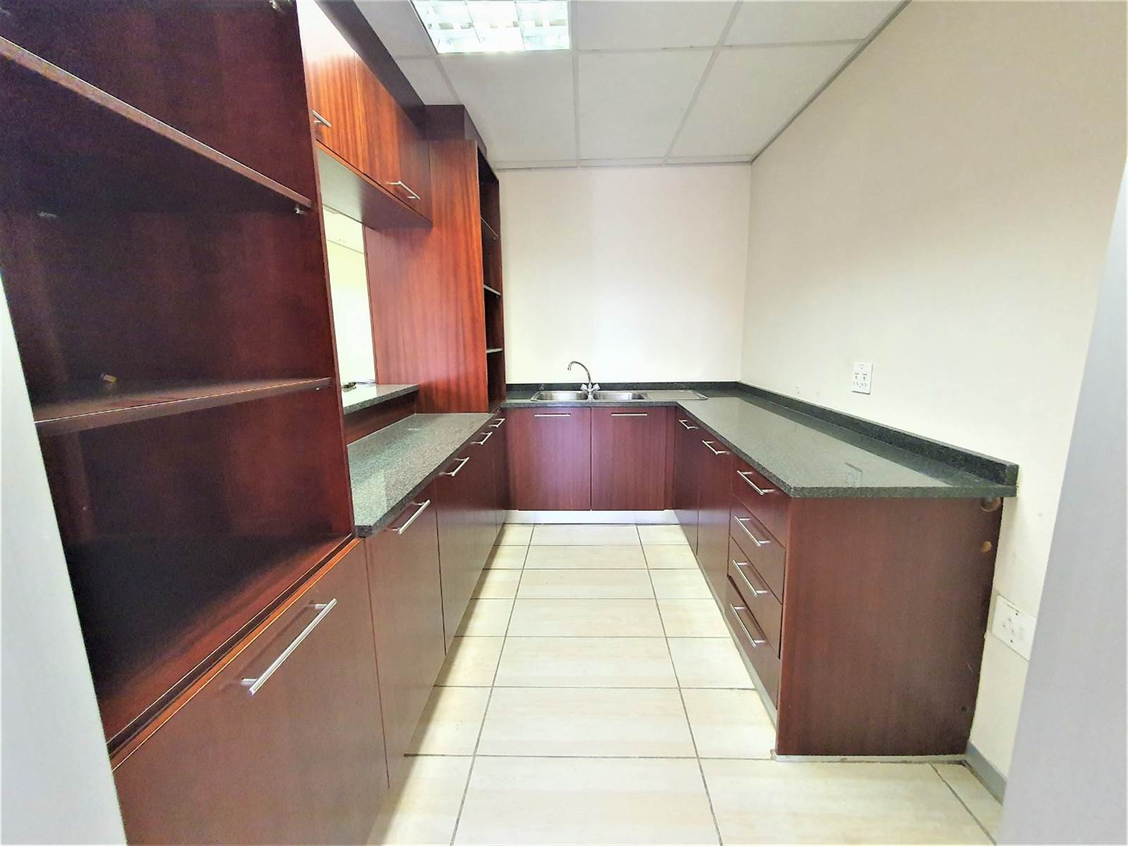 373  m² Office Space in Fourways photo number 14
