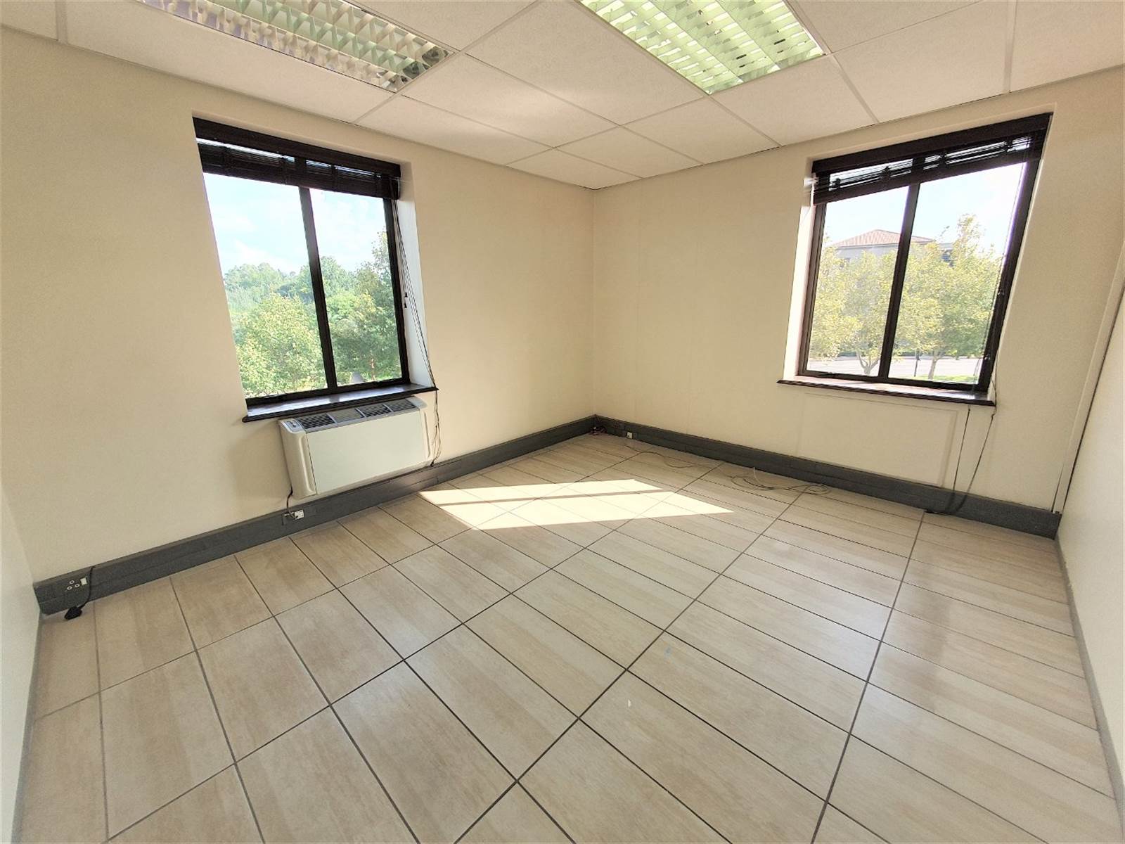 373  m² Office Space in Fourways photo number 15