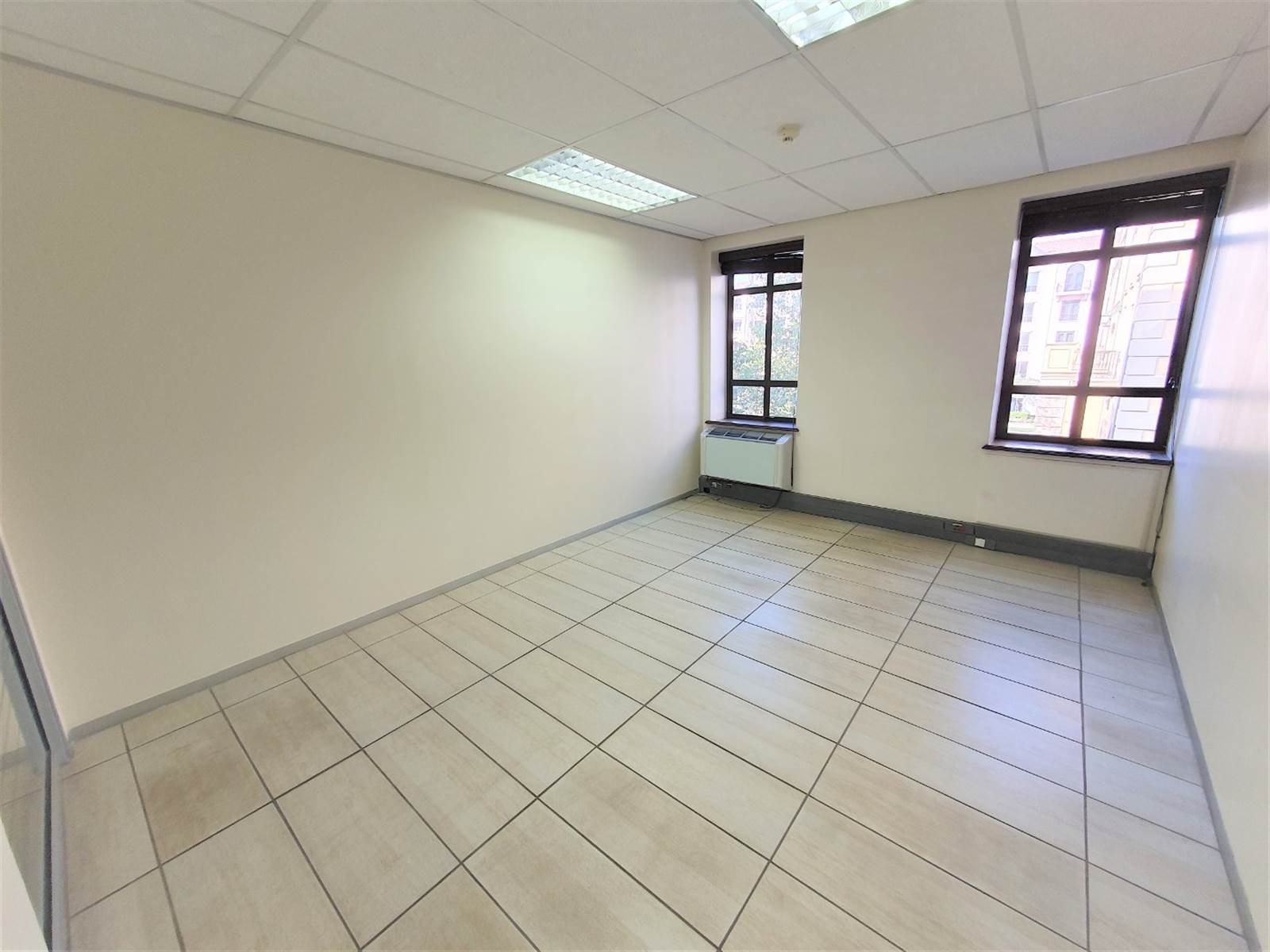 373  m² Office Space in Fourways photo number 11