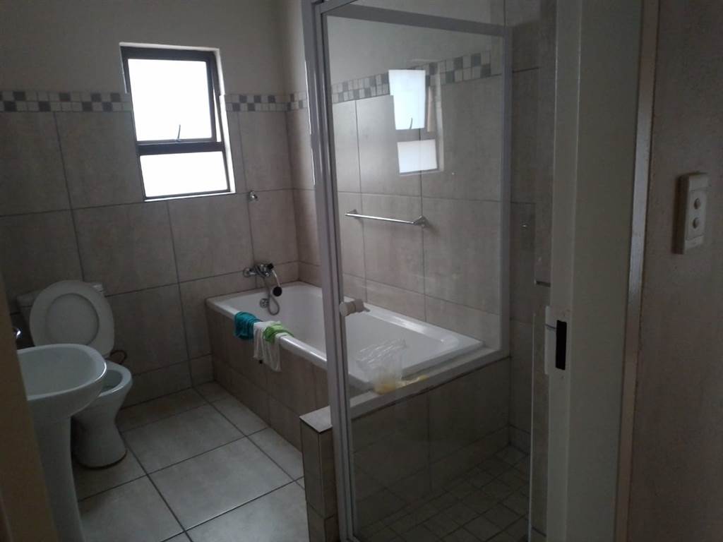 3 Bed House in Wolmer photo number 8