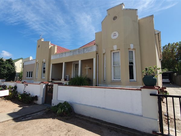 6 Bed House in Montagu