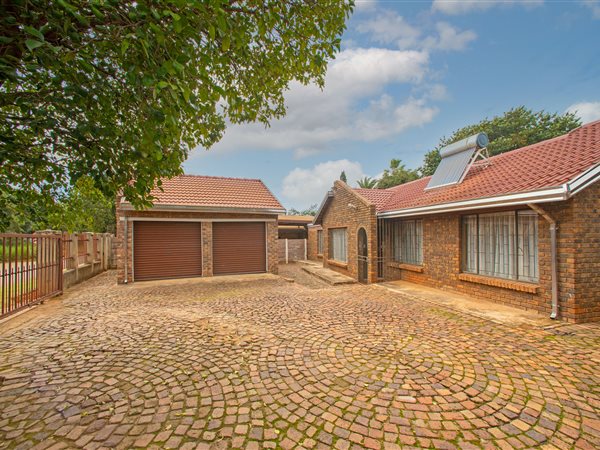 3 Bedroom House 3 Bedroom House