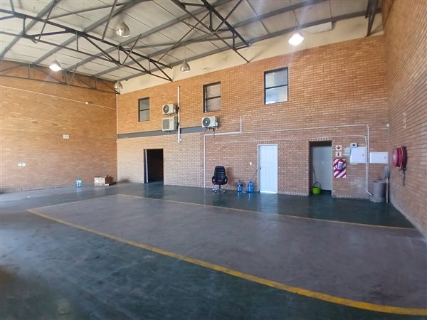 334 m² Industrial space 334 m² Industrial space