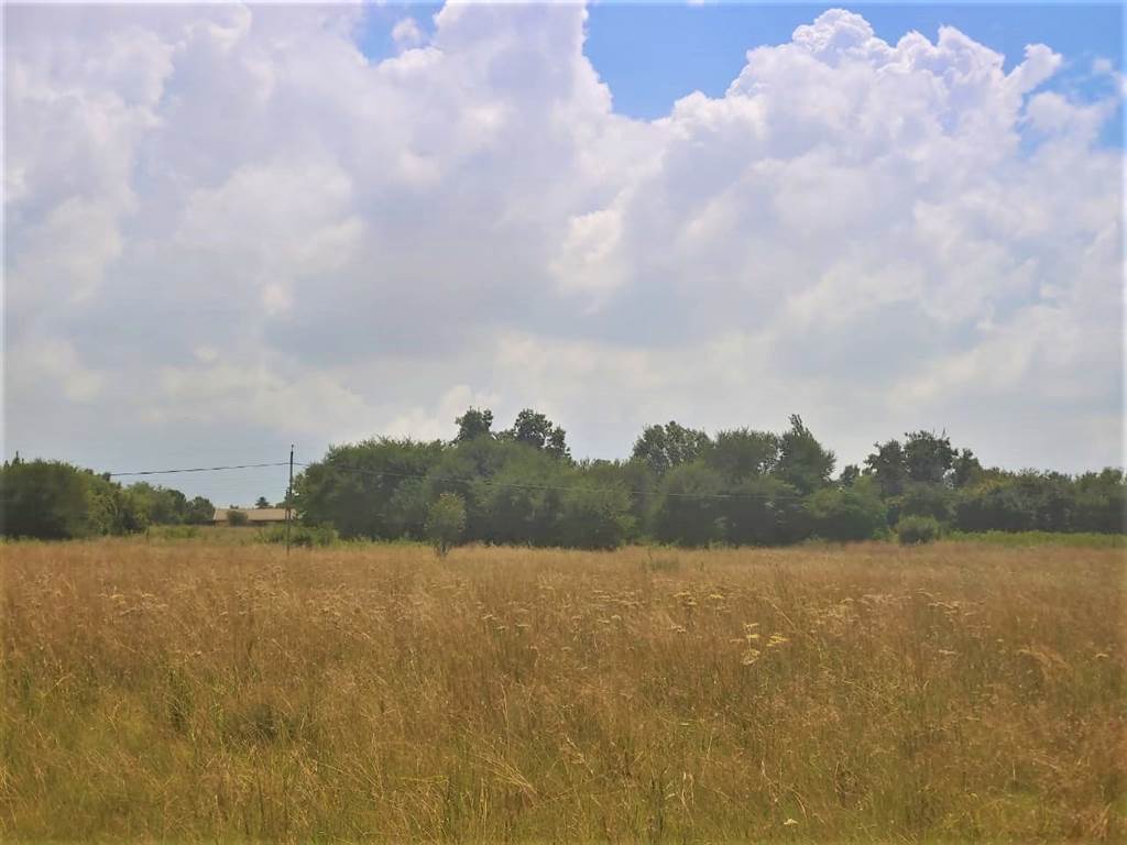 2040 m² Land available in Deneysville photo number 2