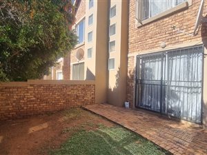 2 Bed Duplex in Heuwelsig Estate
