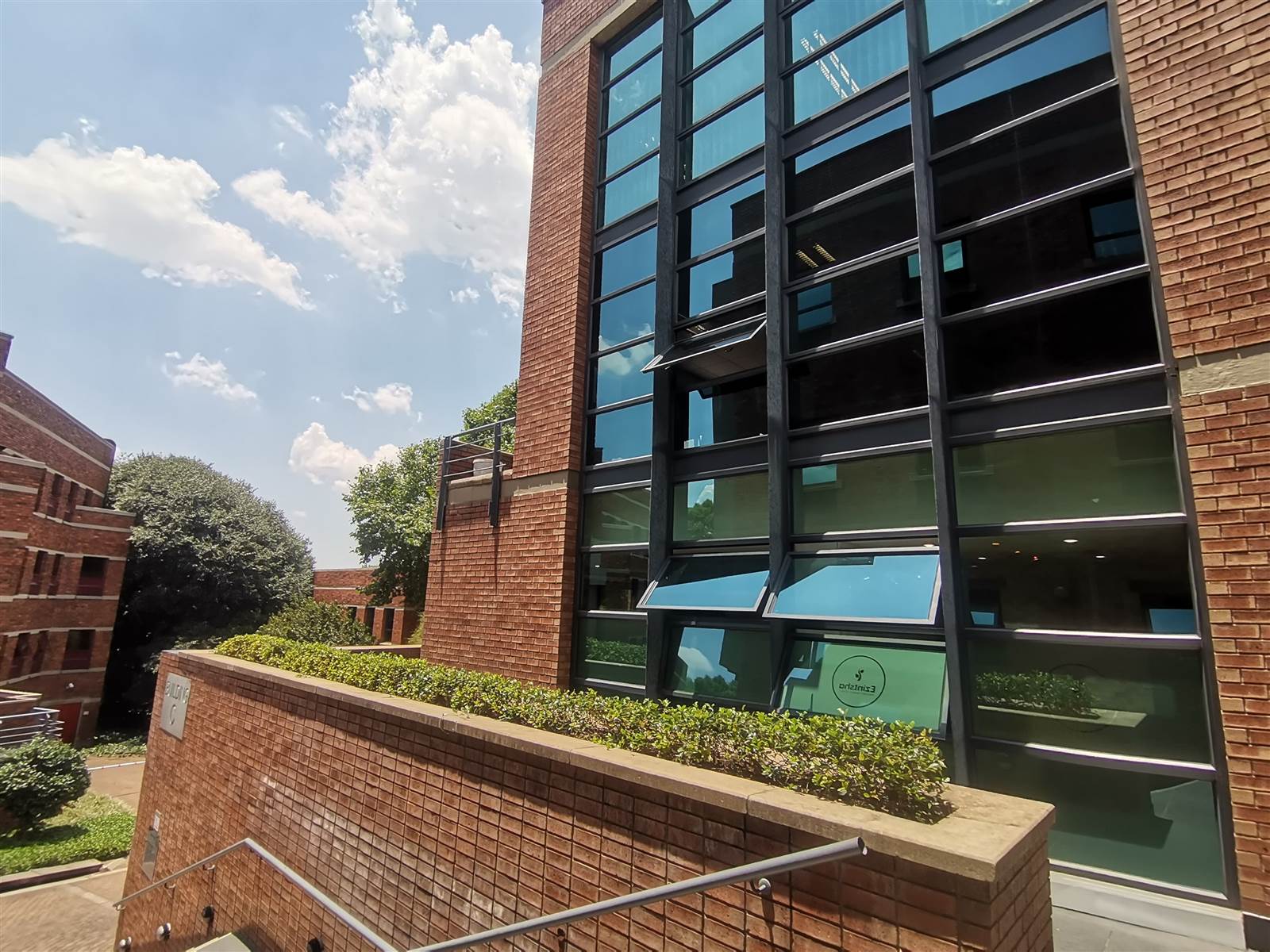 357.6  m² Commercial space in Parktown photo number 2
