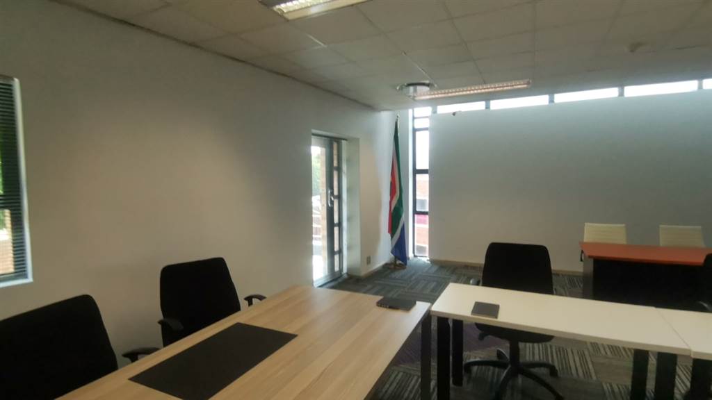 357.6  m² Commercial space in Parktown photo number 20