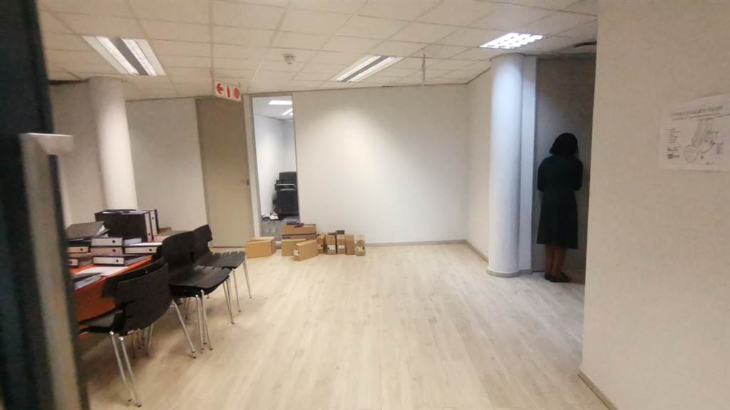 357.6  m² Commercial space in Parktown photo number 4