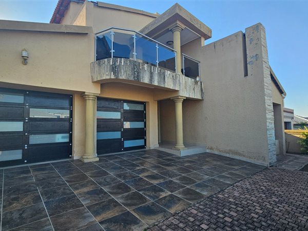 5 Bedroom House 5 Bedroom House