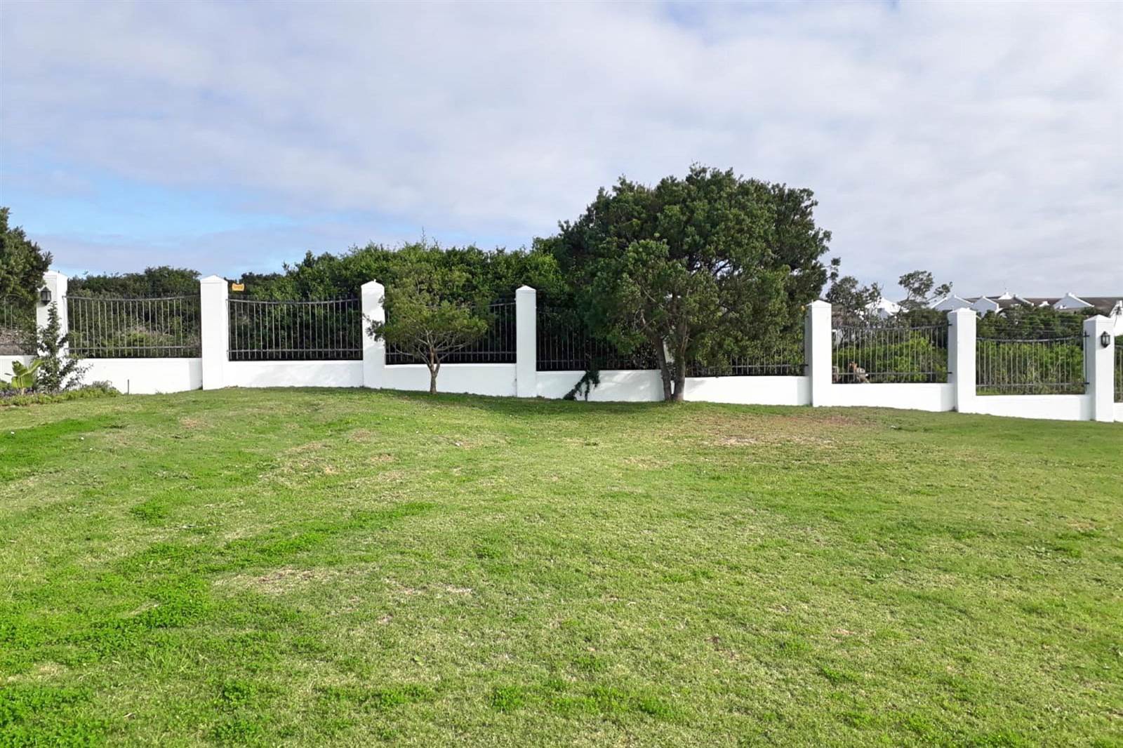 700 m² Land available in St Francis Bay photo number 4