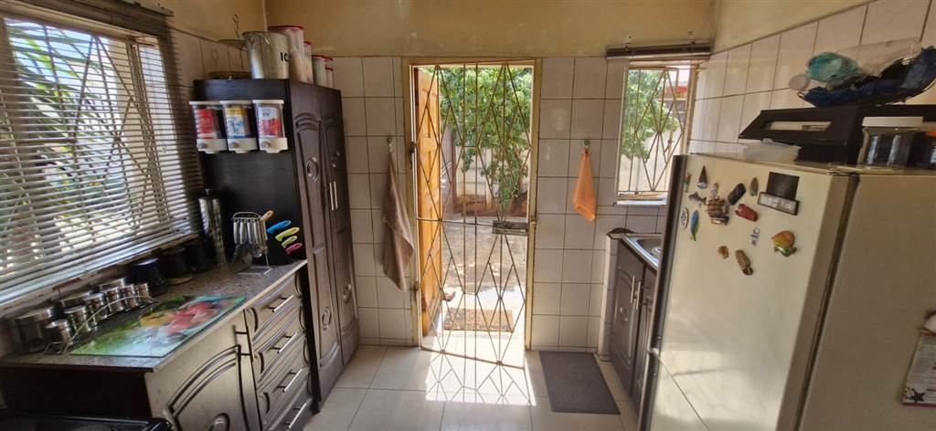 3 Bed House in Lenasia photo number 28