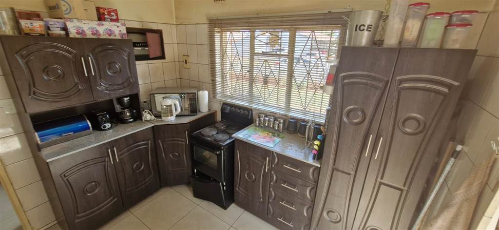 3 Bed House in Lenasia photo number 26