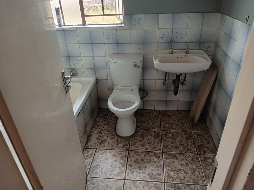 3 Bed House in Tembisa photo number 24