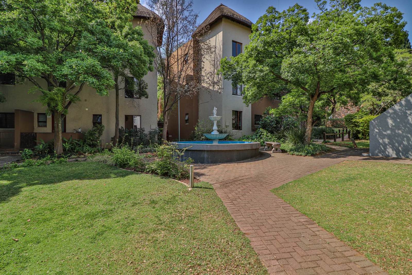 2 Bed Apartment in Jukskei Park photo number 28